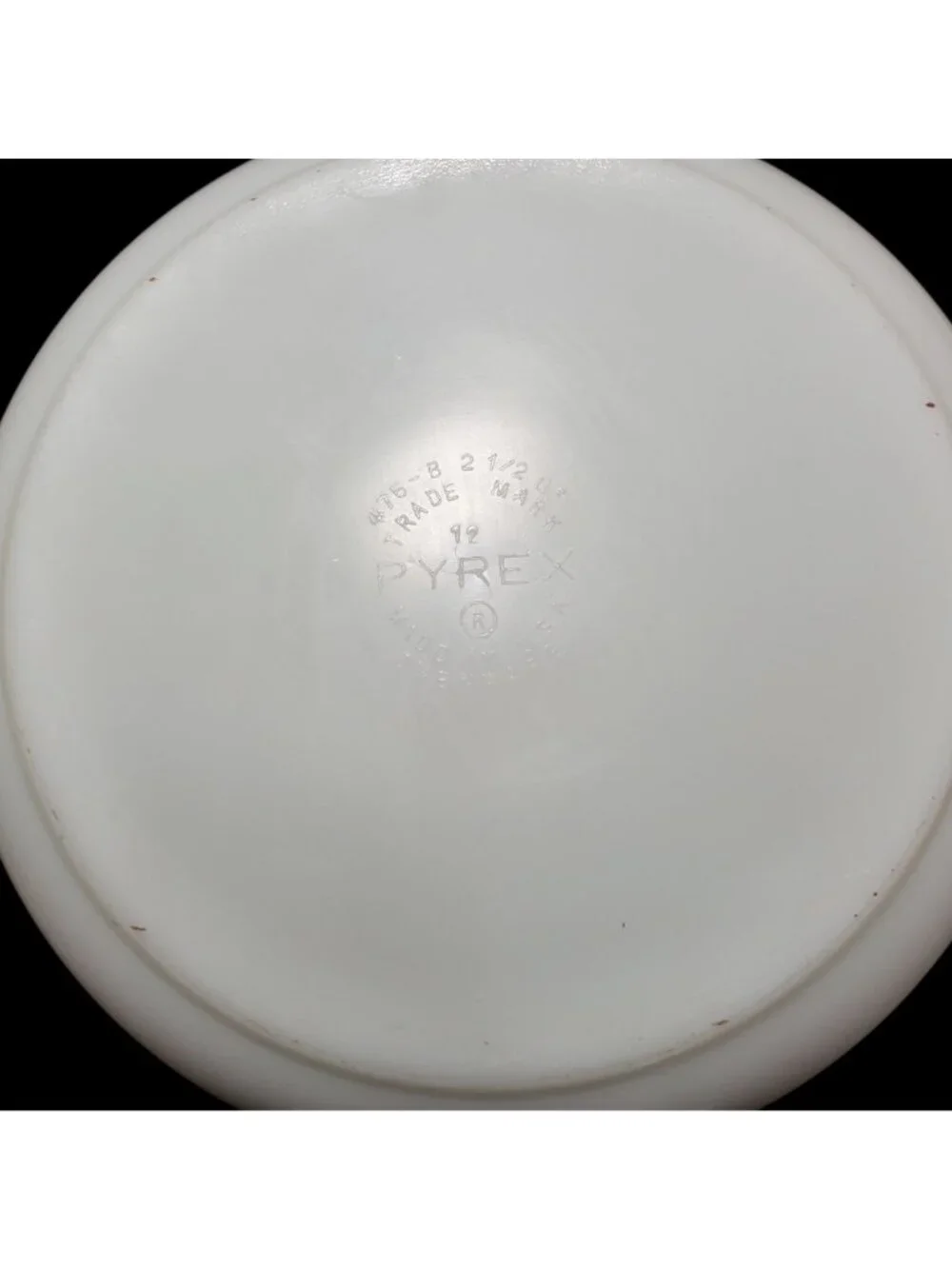 Vtg Pyrex Moon Deco 475-B 2.5 Quart Mixing Casserole Dish White Red Dot No Lid